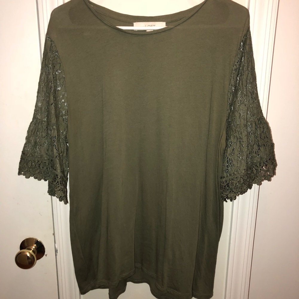 Women’s LOFT T-Shirt size large